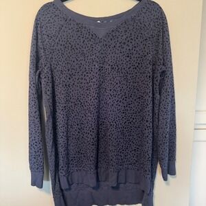 Jane and Delancey Women's M Blue‎ Leopard Print Long Sleeve V-Neck Pullover